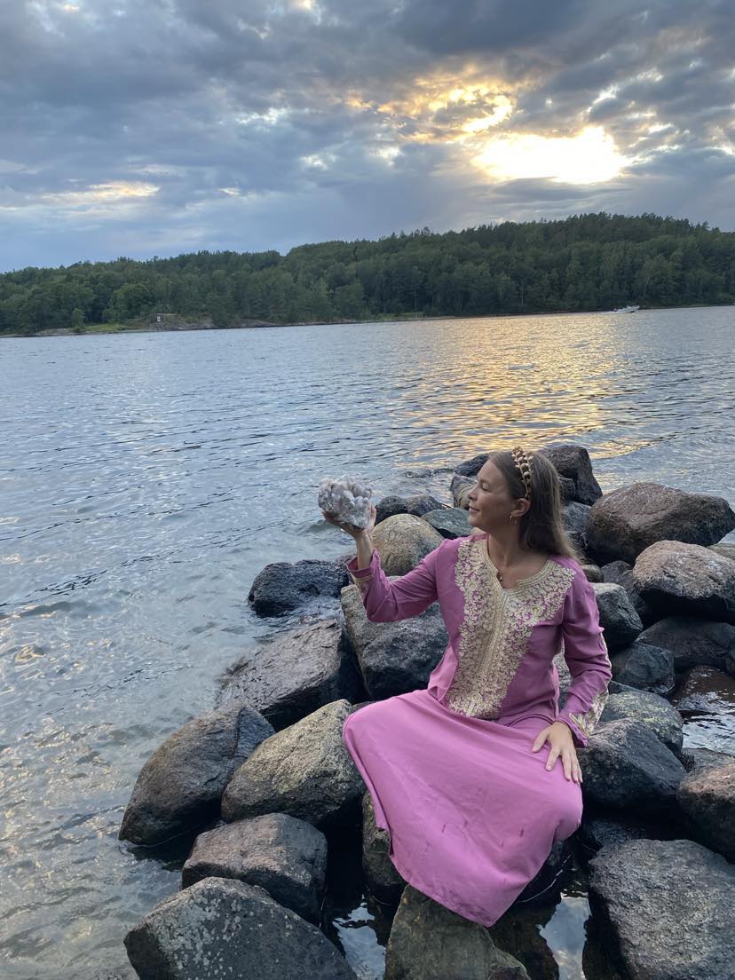 Sunniva Aatangen ved vannet